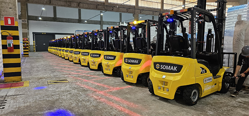 Big Rental of XC Series Electric Forklift in Brazil-01.jpg